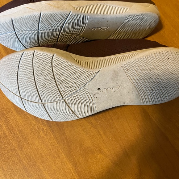 Woman’s size 6 cloudsteppers by Clark - Picture 3 of 6